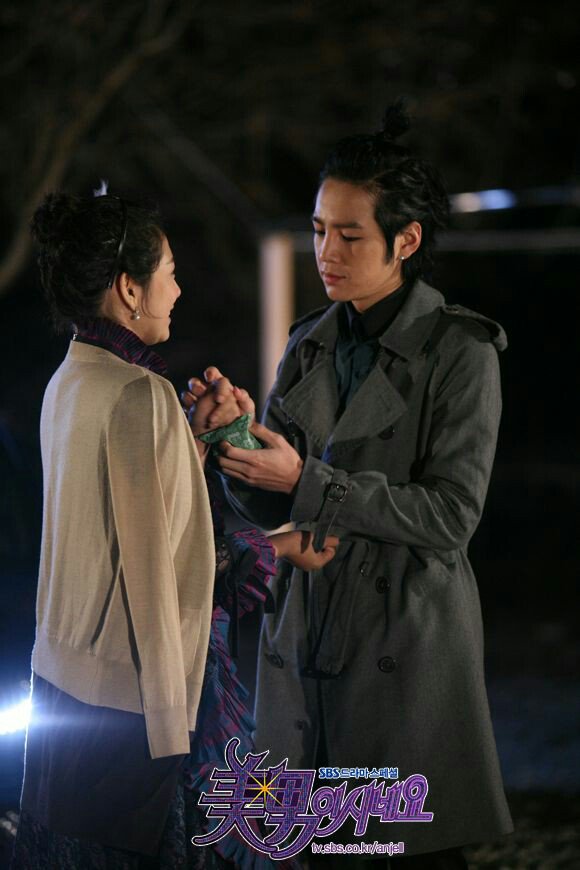 FamiliaUchihaHa's tweet image. #HwangTaeKyun with #Gominan #Gominyu #ParkShinHye #JangGeunSuk #JangKeunSuk 💚💜 #Eresmiestrella #ereshermosa #kdramas #yourebeautiful