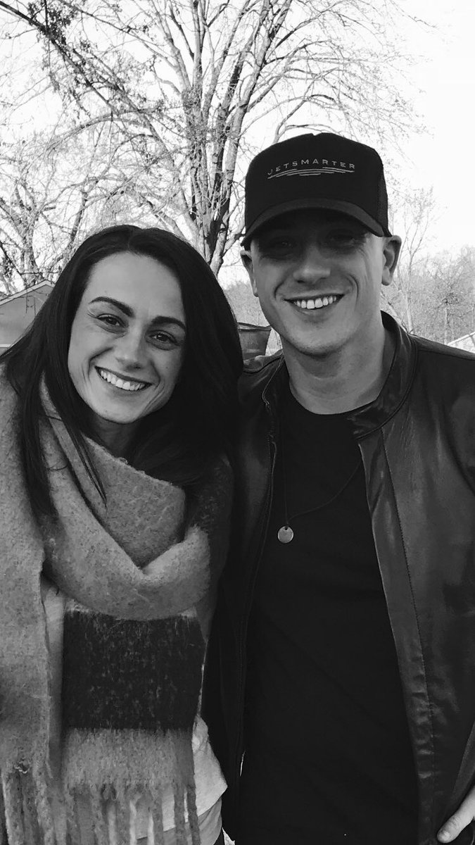 insuranceguye's tweet photo. Quality time with baby sister @margaritaaad #Thanksgiving2016 https://t.co/W9d4STi2Zr