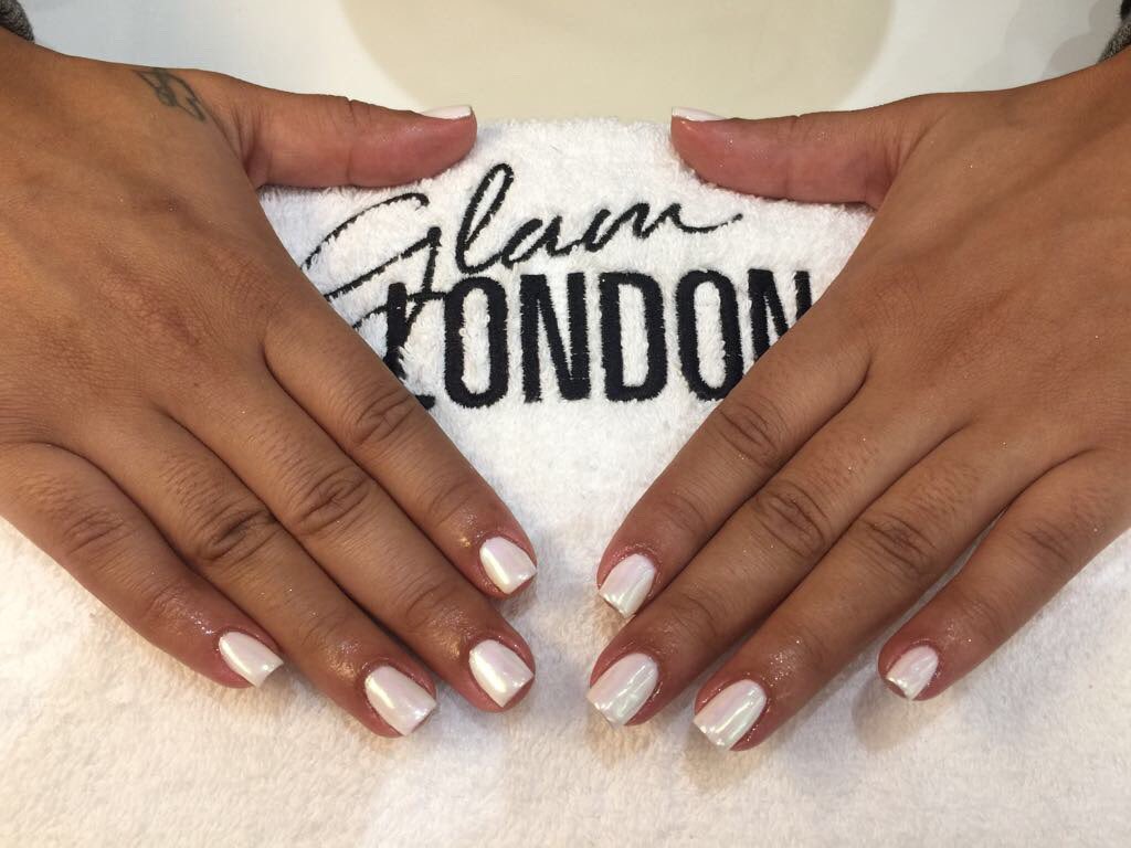 🐚🐚🐚 “So Fresh and so clean, clean” 🐚🐚🐚#Glamlondon #nails #nailart #naotd #chromenails #chrome #nailsofinstagram #nailsonfleek #nailedit #nailitdaily #nailgasm #nailsalon #nailbar #london #paris #newyork
