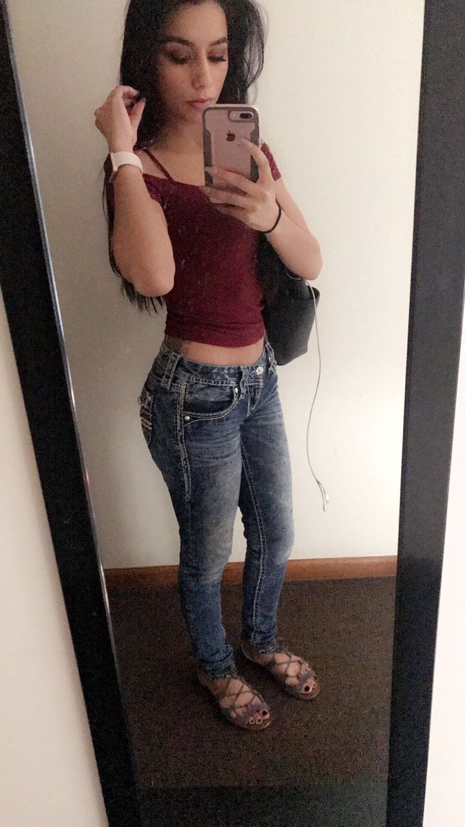 FunCpl22's tweet photo. FOLLOW the World's Most Beautiful #Camgirl 

❤@Jazmynn_marie❤

Send Her Offline Tips 

➜https://t.co/eFZFQ6Tgva

#FriskyFriday #chaturbate #LiveSex #sexcam #liveshow https://t.co/e77GxX6KOn