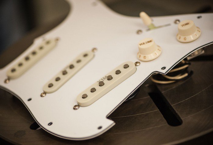 SeymourDuncan's tweet photo. The @OfficialYJM Fury #LoadedPickguard is understandably popular with Yngwie fans but a lot of #countryguitar players also dig it. These pickups sound very detailed and powerful, and your #Strat told us it wants them. https://t.co/tOhtTRTRVZ https://t.co/s9zppJuVcg