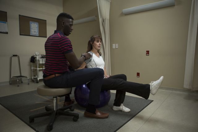 ONTPhysio's tweet photo. Physio for #chronicpain gives you the knowledge and exercises to keep improving between visits. #PhysioHelpsLives https://t.co/RAXV7dwfxu https://t.co/bU7jApWBqW