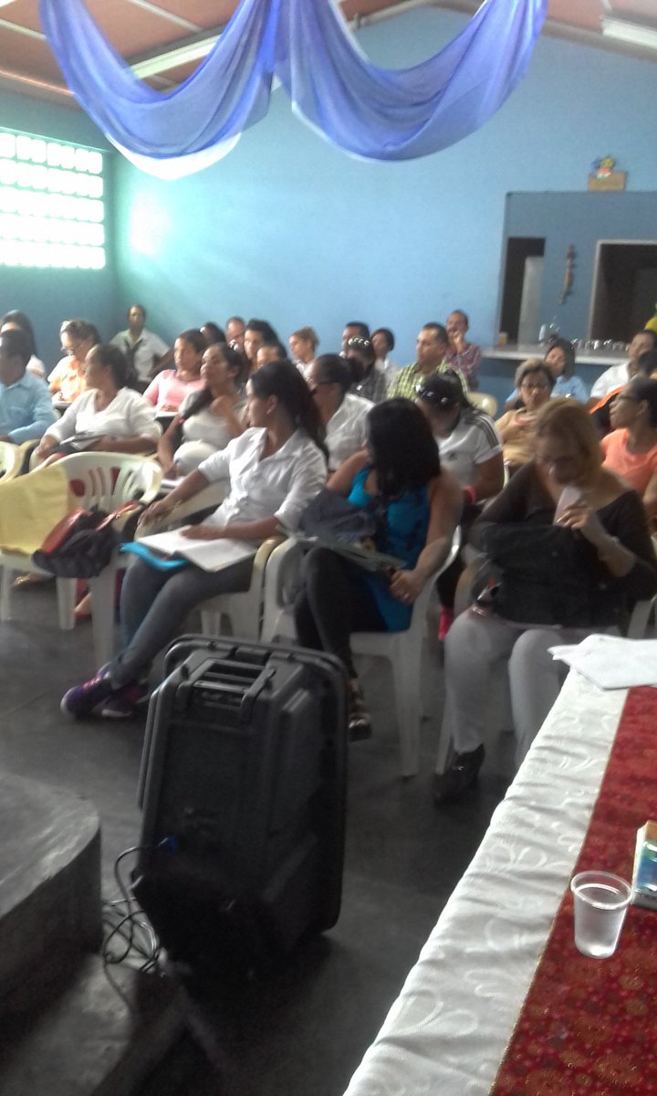 EISSANTAROSA's tweet photo. 1er CONSEJO TÉCNICO DE PROGRAMA DEL AÑO ESCOLAR 2017-2018, DE LOS EQUIPOS DE INTEGRACIÓN SOCIAL. https://t.co/auBSq45n7L
