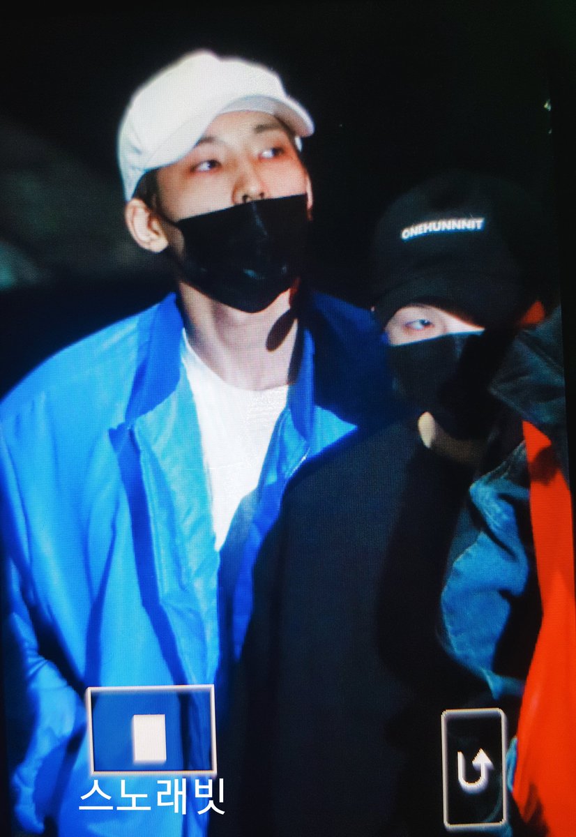 SnowRabbit_ww's tweet photo. 171125 인천출국 #WONWOO #원우 #세븐틴 #SEVENTEEN 🙈🙈🙈🙈🙈🙈 @pledis_17 https://t.co/dI7paC6V5s