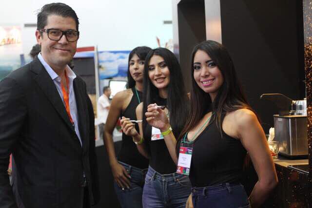 vytzumaque's tweet photo. 🇻🇪#AHORA | Inauguración de #FitvenMargarita2017 que se desarrolla con éxito y gran receptividad del publico, demostrando el cariño hacia nuestra Min. @Marlenycdc  y el compromiso por el desarrollo de  nuestro país. https://t.co/9hfKw3l36G