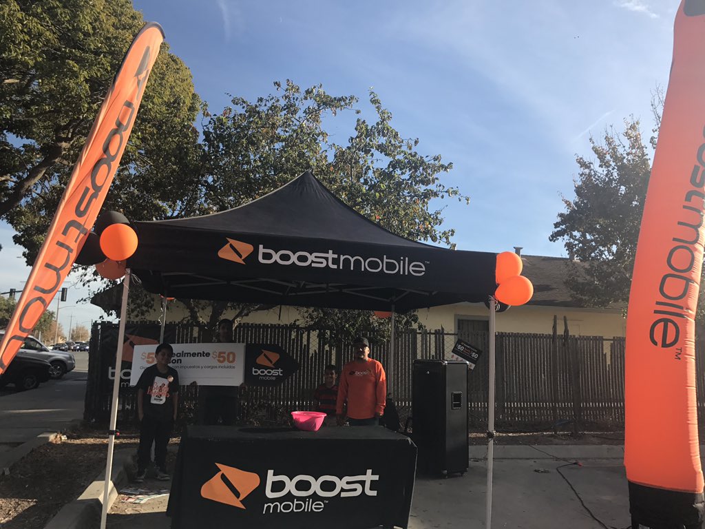 Nicole_SPG's tweet photo. Out in #Greenfield with the BEST offers in town! #BOGO #boostmob #WeAreNorcal @noreen_spg @ariel3_SPG https://t.co/o3XgGlnfA1