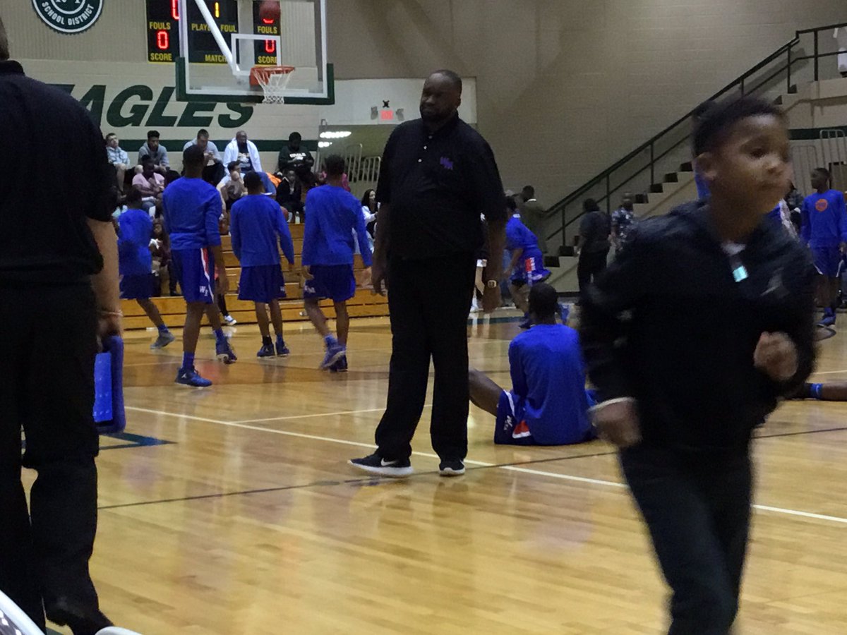 NikiBray1's tweet photo. Happening now @wmbluedevilbb about to tip off against Scott County Central in the Riverbend Classic! #GoBlueDevilsGo https://t.co/thUbmP1TLN