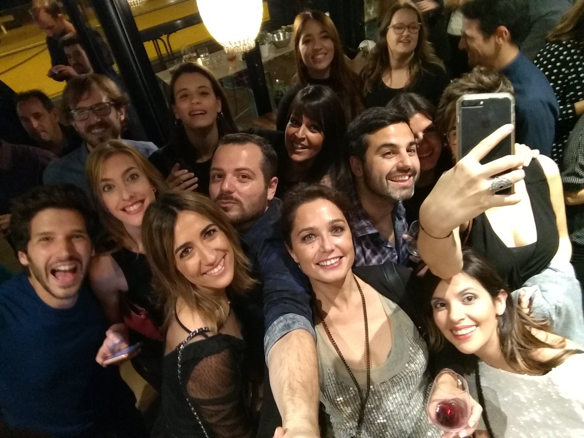 sanandres_c's tweet photo. Gran equip el de @CatDirecte de @8tvcat! Orgull de gent! 
#soparxiroi8tv https://t.co/6aBrR5cetH