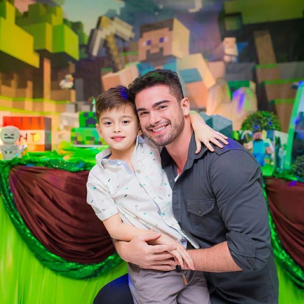 Telefuturo's tweet photo. ¡Hoy #Leo, el hijo de @SidneySampaio9  cumple 7 añitos! ¡Este lunes se viene el estreno de #JosuePy a las 21hs! ¡Y hoy mirá el gran final de #MoisesPy también a las 21hs! #RevolucionandoHistorias https://t.co/7A3uvyhtFh