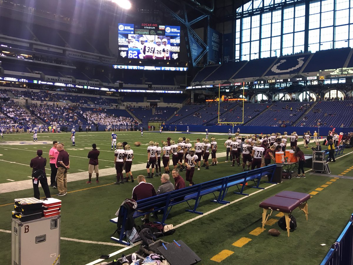 IndyMayorJoe's tweet photo. Congratulations to @BJPSFootball on a great season. #Indy looks forward to cheering you on next year. #GoBraves https://t.co/jmLRIa1IrG