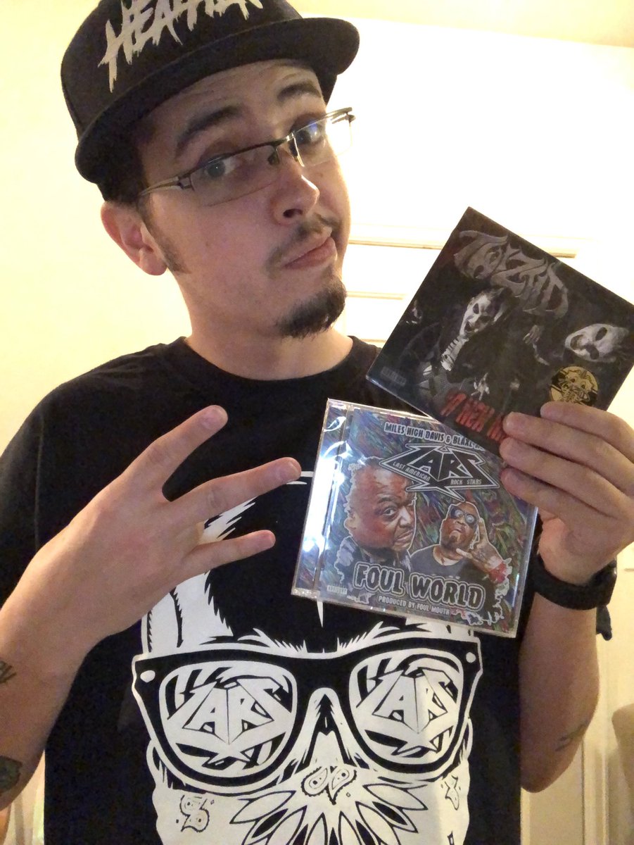 Eromadad88's tweet photo. My shit came in!! @HailKingGordy @L_A_RockStars @bizarresworld @tweetmesohard @TwiztidShop @majikninjaent #MNE4life https://t.co/em3Bm659mT