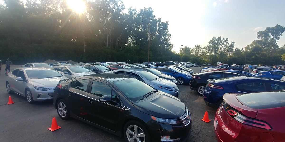 AmazingChevVolt's tweet photo. @WRVoltec @ChevyElectric @InsideEVs BLAST FROM THE PAST/
August, 2017!
#ChevyVolt, #SparkEV, #CadillacELR, #EREVHeavy, #BoltEV Woodward Dream Cruise, 2017!!
#ElectricFueledVehicle: #EV #ZEV #EREV #ZeroEmissions (W/#ParkCharging) #SilentCruise, 2017!
#VoltPlates https://t.co/Pfah80GUI8