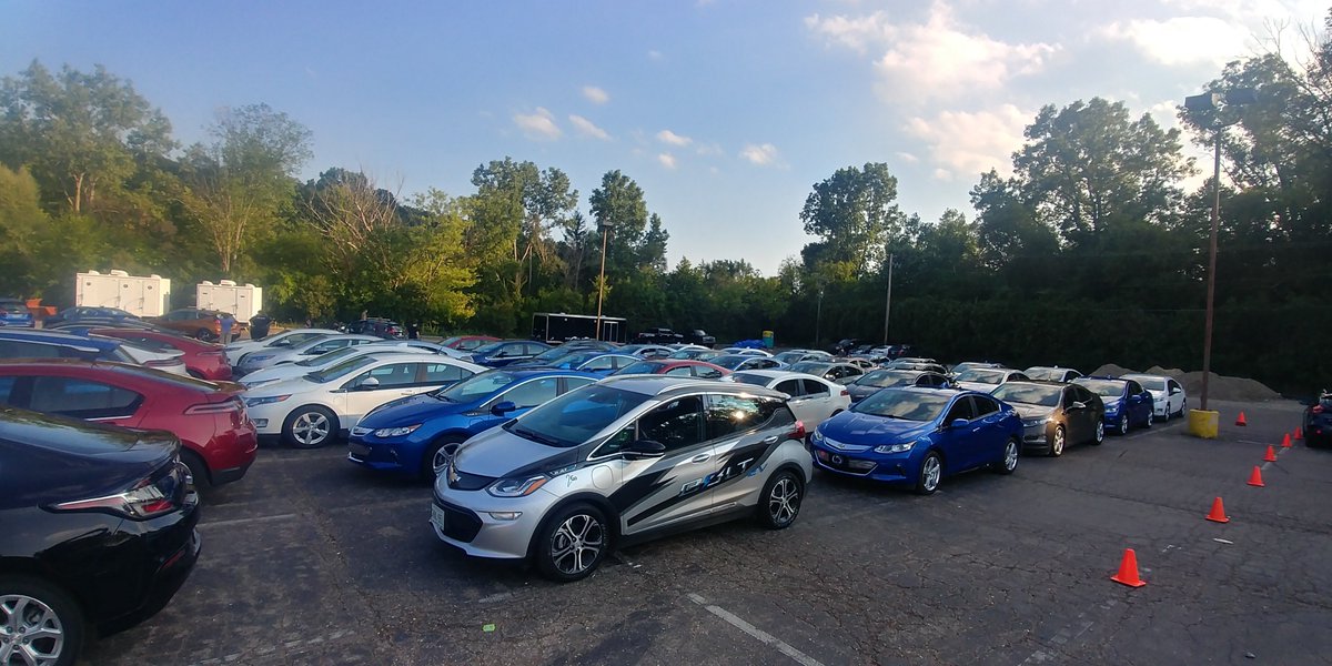 AmazingChevVolt's tweet photo. @WRVoltec @ChevyElectric @InsideEVs BLAST FROM THE PAST/
August, 2017!
#ChevyVolt, #SparkEV, #CadillacELR, #EREVHeavy, #BoltEV Woodward Dream Cruise, 2017!!
#ElectricFueledVehicle: #EV #ZEV #EREV #ZeroEmissions (W/#ParkCharging) #SilentCruise, 2017!
#VoltPlates https://t.co/Pfah80GUI8