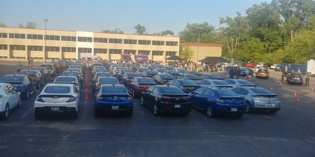 AmazingChevVolt's tweet photo. @WRVoltec @ChevyElectric @InsideEVs BLAST FROM THE PAST/
August, 2017!
#ChevyVolt, #SparkEV, #CadillacELR, #EREVHeavy, #BoltEV Woodward Dream Cruise, 2017!!
#ElectricFueledVehicle: #EV #ZEV #EREV #ZeroEmissions (W/#ParkCharging) #SilentCruise, 2017!
#VoltPlates https://t.co/Pfah80GUI8