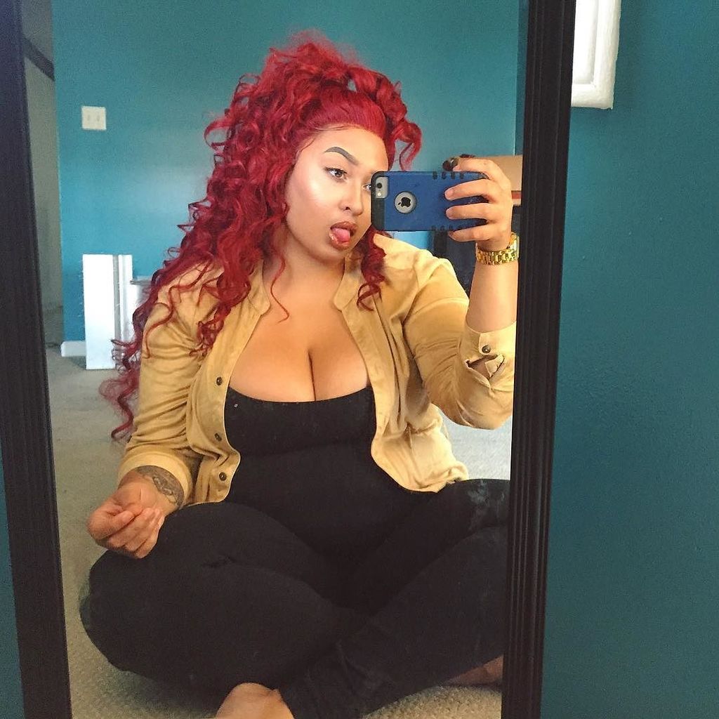 BasicMeek's tweet photo. Chubby g’yal 🐷 (when my hair had that super curl)😩😂😍 https://t.co/7AoBs2crmf https://t.co/TYfu9IIXEv