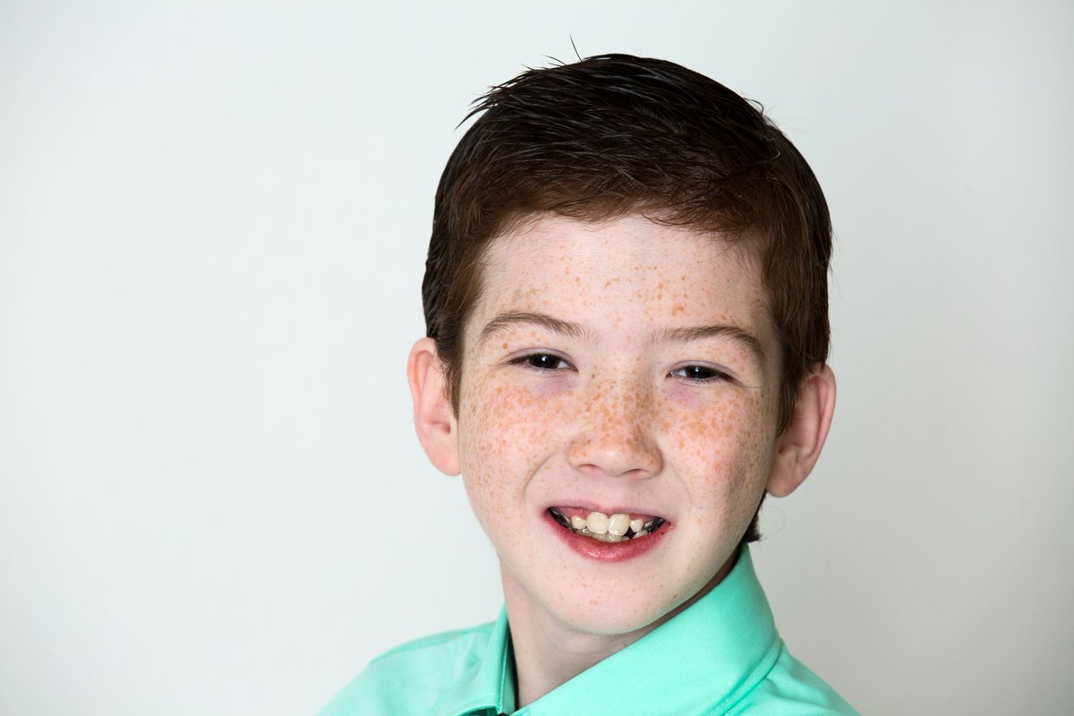 elwood_johnna's tweet photo. Model Jayson @prsfound 9 years old with prs   @raisingspecialfamiliessupportgroupkingmanaz #kingmanaz #Specialneedsmodel @lmcclungphoto assistant Johnna Elwood Cates https://t.co/nVVOMYXXg2
