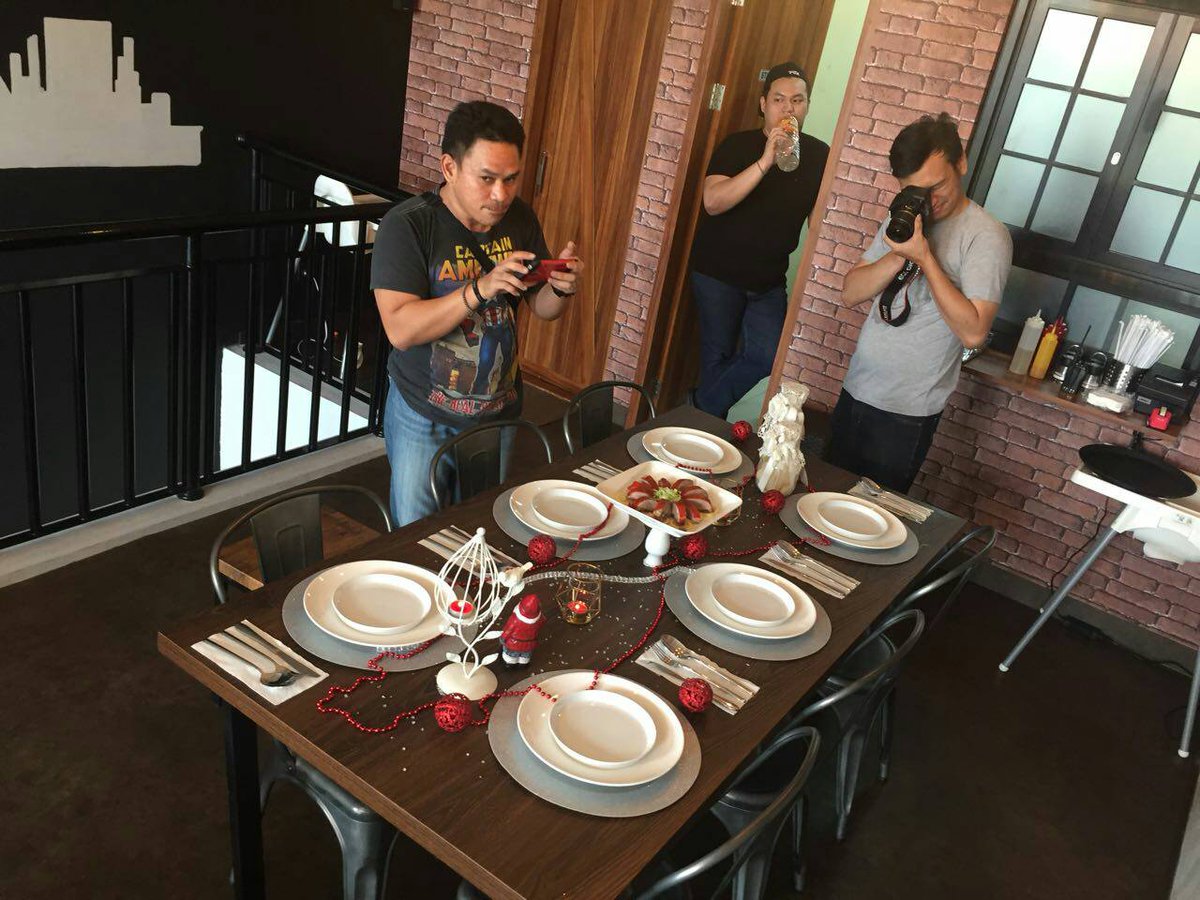 nadeemansary's tweet photo. RT BlinqDigital: BTS
Customer christmas campaign photo session....
#blingdigital #digital #digitalagency #digitalmarketing #business #businessowner #luxury #digitalart #contentstrategy #contentmarketing #communication #campaign https://t.co/PtrHHHOOQN
