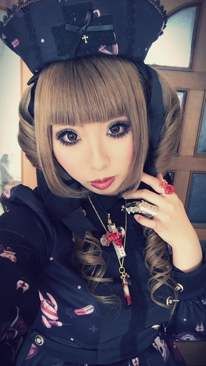 ᴴᴵᴹᴱᴷᴬ No Twitter ありがとうございます つ 凄い久しぶりにツインテールでコロネ巻きしました この 髪型であやとんさんのバレッタと合わせるのが大好きです W