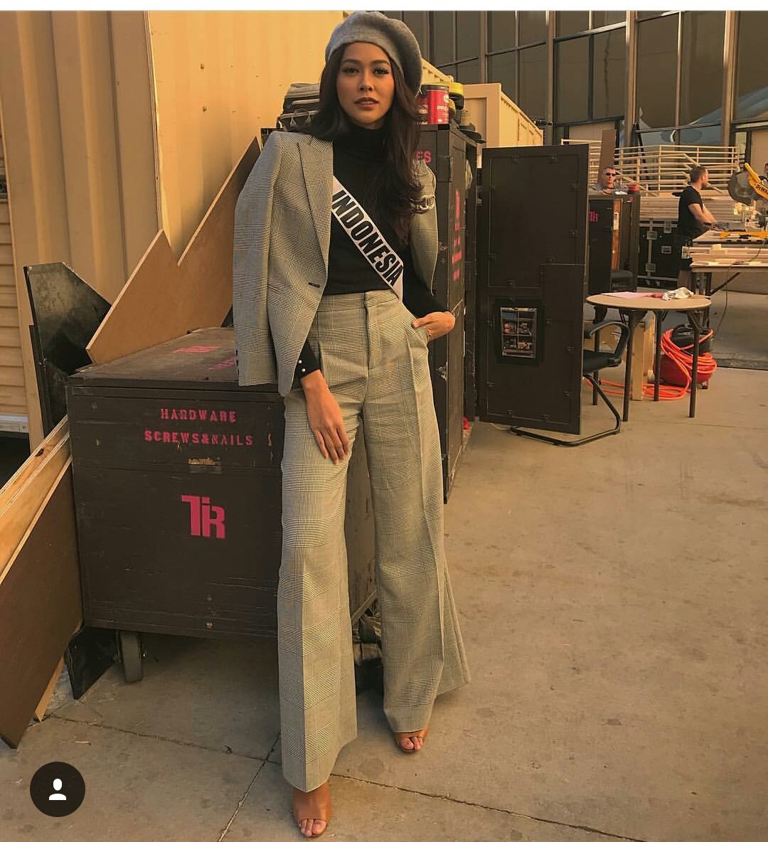 asriarsini's tweet photo. Bunga for miss universe 2017 #MissUniverse #Indonesia https://t.co/cx5RgCy2eU