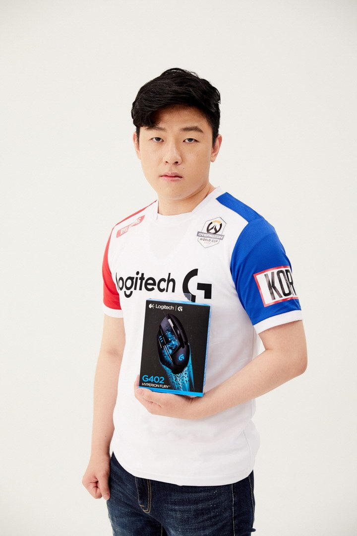 Jayden_Ebi's tweet photo. [G402 무료 나눔 이벤트]

안녕하세요 마우스를 공짜로 선물받았는데 전 이미 더 좋은걸 쓰고있어서 무료로 나눔 하려고합니다. 류제홍 선수가 쓰는 마우스로 유명한 g402이구요 슬림해서 여자분들이 쓰기에도 좋아요. 

Rt하신분들중에 추첨해서 드리도록 하겠습니다. 배송비도 제가 다 내요! https://t.co/7v97FIXd4M