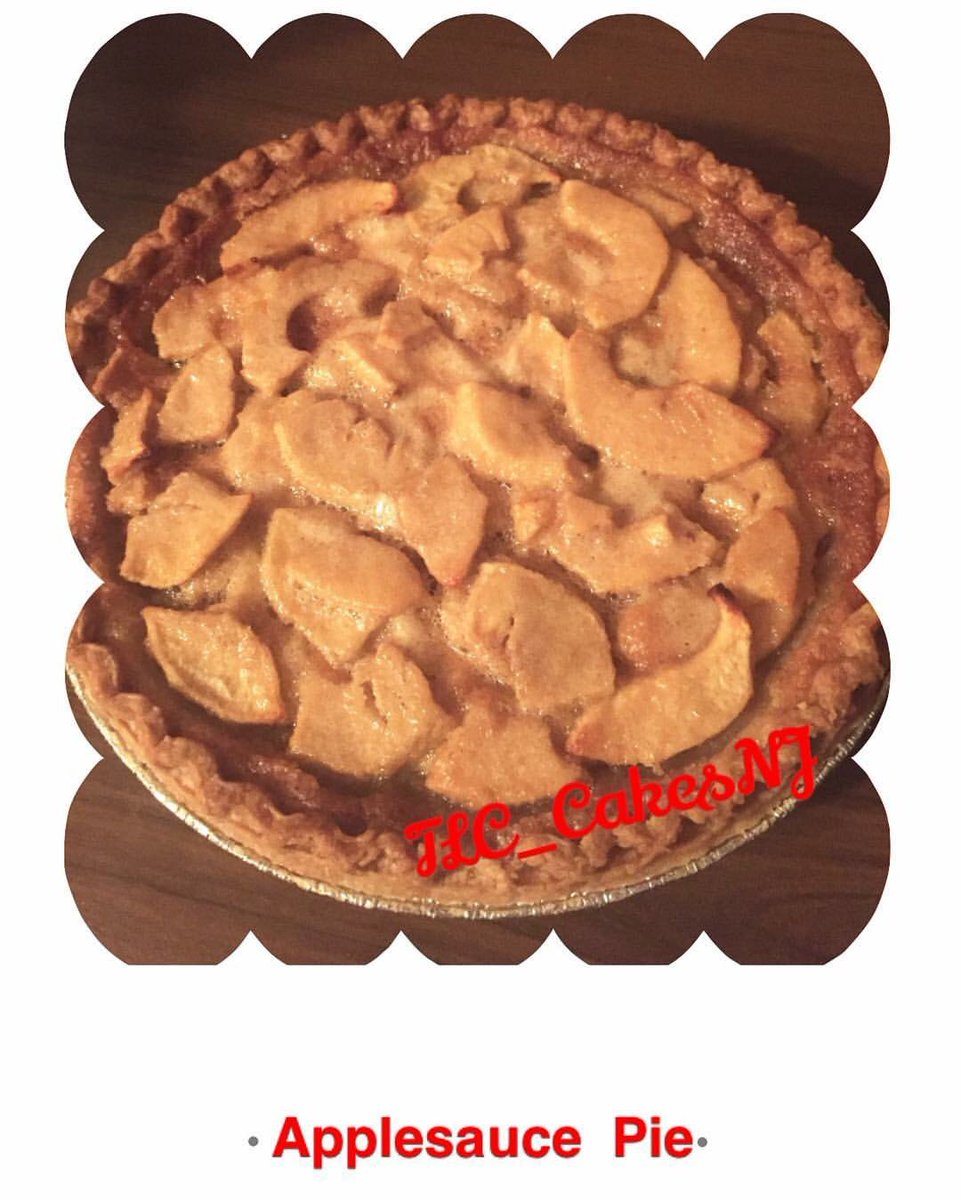 IMTLC_Cakes's tweet photo. Applesauce Pie before it was covered in home made whipped cream.  IG: @TLC_Cakes_NJ #Thanksgiving #Thankful 💚🥧 https://t.co/VxUtK52WLY