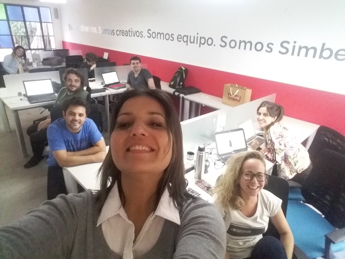 MariluOrfano's tweet photo. Se trabaja hasta la madrugada en @SimbelEcommerce para terminar de levantar mas #ecommerce y #tiendasonline ! Se viene @SomosCairo tienda de indumentaria y diseño argentino 😆💪👏❤ https://t.co/63vMF2533e