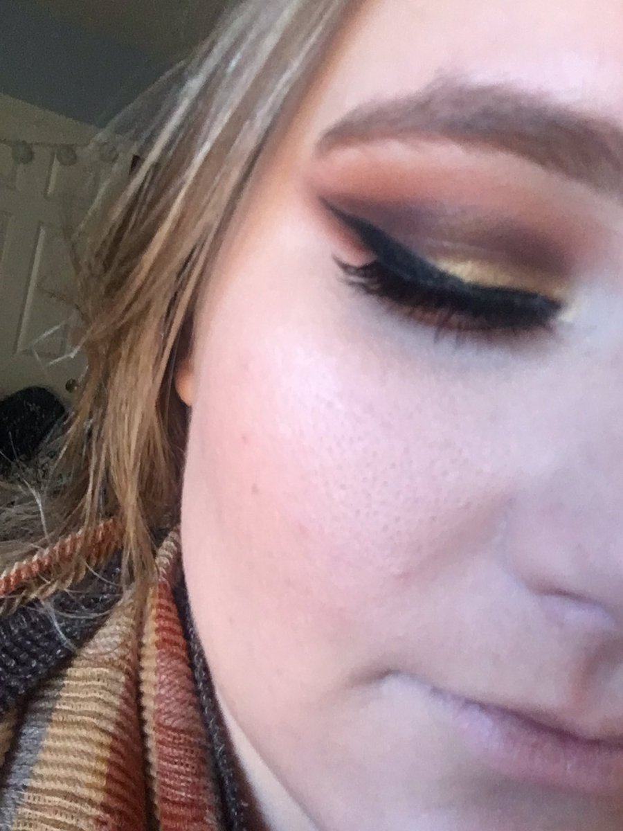 makeupbysamstew's tweet photo. Thanksgiving makeup π¦π #makeup #makeupartist #fallmakeup #thanksgiving #thanksgivingmakeup #nicolconcilioxvioletvoss #loracmattepro #tartecosmeticscontour #nyxbrows #milanifoundation #revlonlashes #tartecosmeticslippaint #urbandecayhighlighter https://t.co/k2k9H28VNH