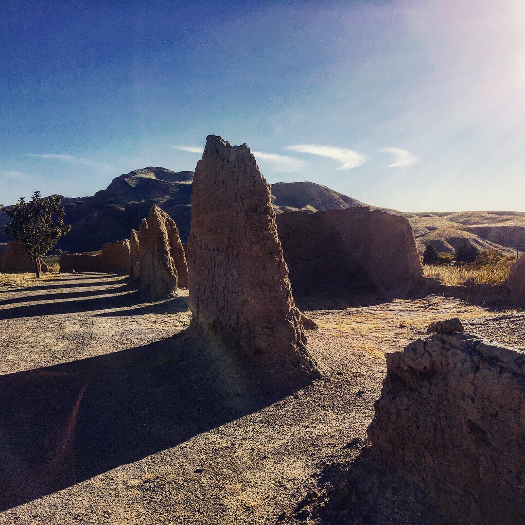 C2Magazine's tweet photo. What do we do with our weekends? Head north to Hatch NM, also known as “Chile Capitol of the World.” We stopped by @sparkysburgers&amp;let me tell ya, despite the small burger size, it had monster size flavor! Fort Seldon, Rincon, Las Cruces NM.#daytrips https://t.co/gBNbNE768p