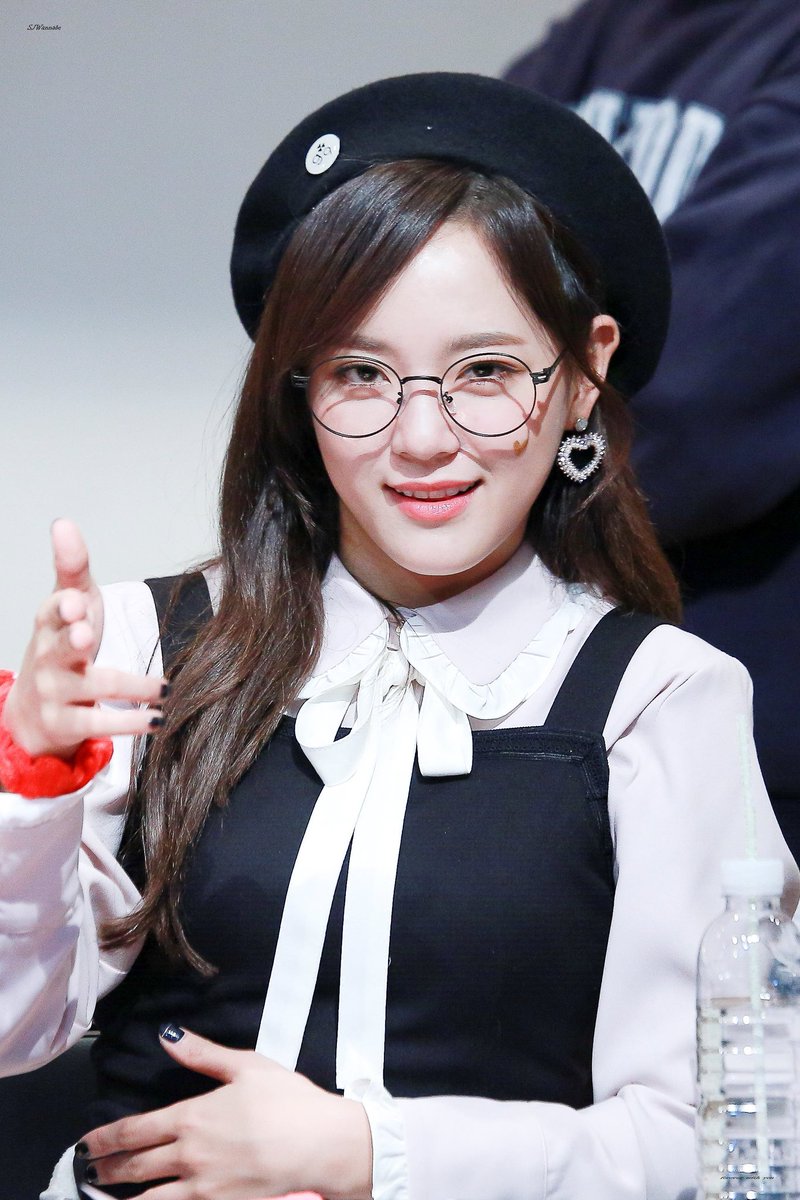 김세정 - KIM SE JEONG on Twitter: "[FANTAKEN] 171124 - Seocho fansign