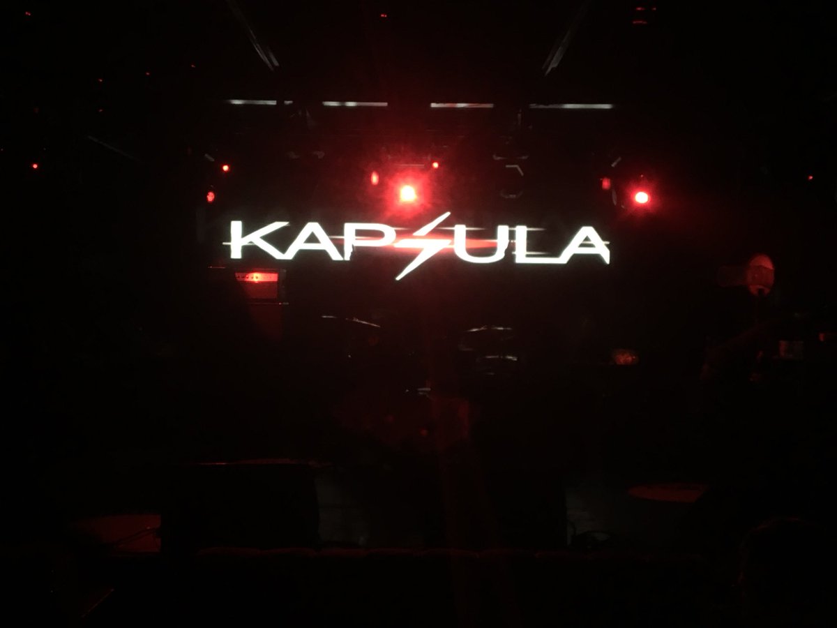 SandraPlanter's tweet photo. KAPSULA... Velvet... Hoy! 🎤 https://t.co/yXcfw6Br8q