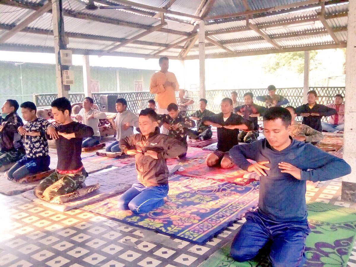 Gurudev's tweet photo. 340 militants in Assam participated in the @ArtofLiving rehabilitation program &amp; started their journey back to mainstream society. https://t.co/KCJt4bEHBn
