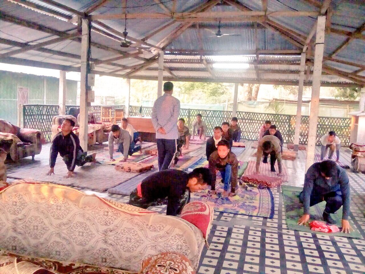 Gurudev's tweet photo. 340 militants in Assam participated in the @ArtofLiving rehabilitation program &amp; started their journey back to mainstream society. https://t.co/KCJt4bEHBn