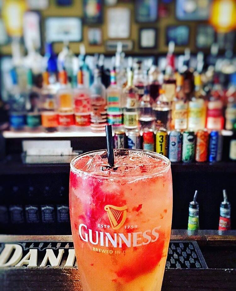 Ready for the weekend with something sweet. ✨ | 📸: @tracybaynham