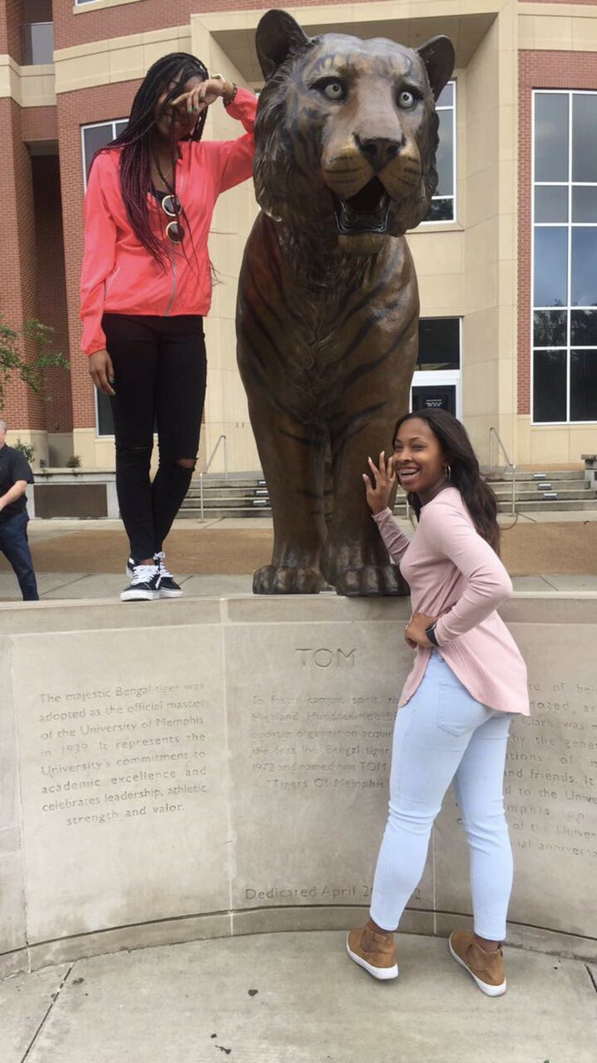 TheGreatest_'s tweet photo. Thank you for making me laugh this much and for still getting in the car with me willingly. Happy Birthday Pumpkin 🌻 😘 #Houston2016 #Memphis2017 #WhereTo2018 🤔 https://t.co/ai3kHtfTfO