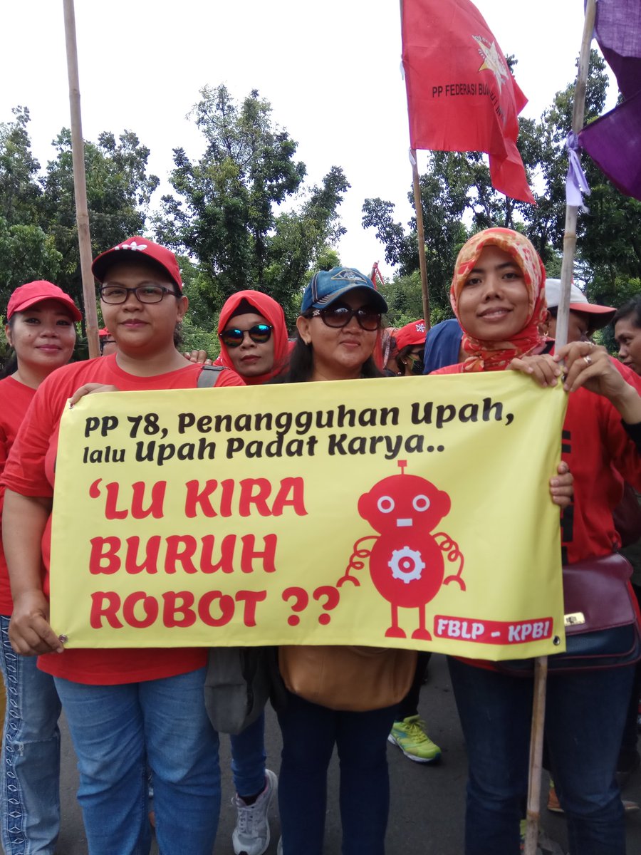 LeniSur87053803's tweet photo. Aksi Tolak Upah Padat Karya.
Upah Padat karya adalah kekerasan terhadap perempuan.
Upah Padat Karya NO
Upah Layak Nasional YES YES YES
#PRTadlhPekerja
Hargai dan lindungi kami
@bukan_PEMBANTU @arindez @jalaprt @kondedotco @infokom_buruh @seruanburuh @hanifdhakiri @AnisBaswedan https://t.co/TR96IztTwM