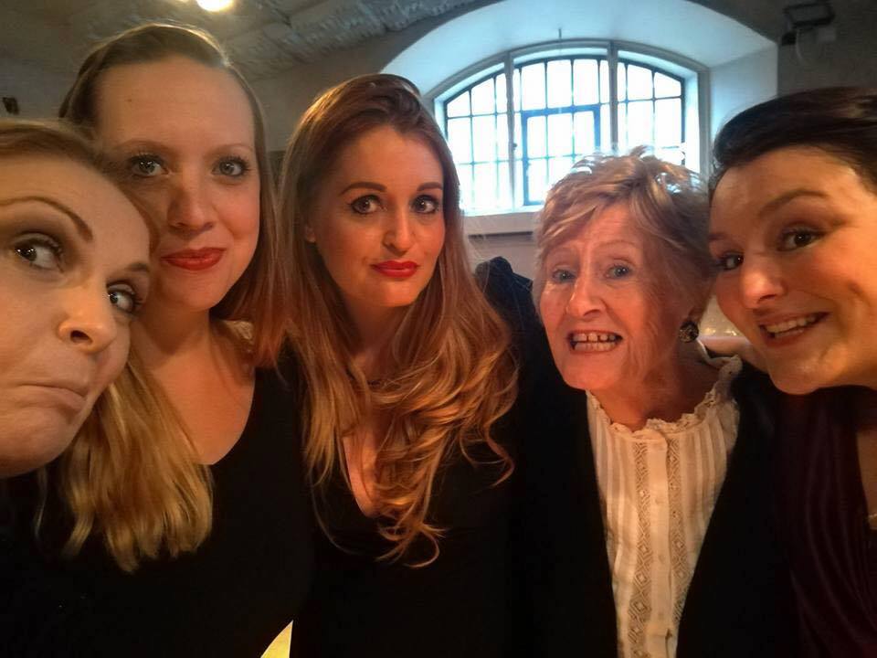 Singer_OperaNet's tweet photo. The ladies of Goetterdammerung in London in October 2017 with Dame Anne Evans. https://t.co/ltph0x1s51