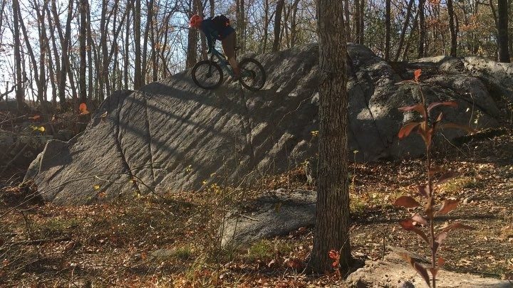 mike_truman's tweet photo. After a great day with Family yesterday, I decided to #OptOutside and get some riding in with my favorite #traildog @yeticycles #sb5lr #vittoriatires #renthalcycling #srammtb #foxr https://t.co/14GdV5T63z #Gloucester https://t.co/2puVlwiGRN
