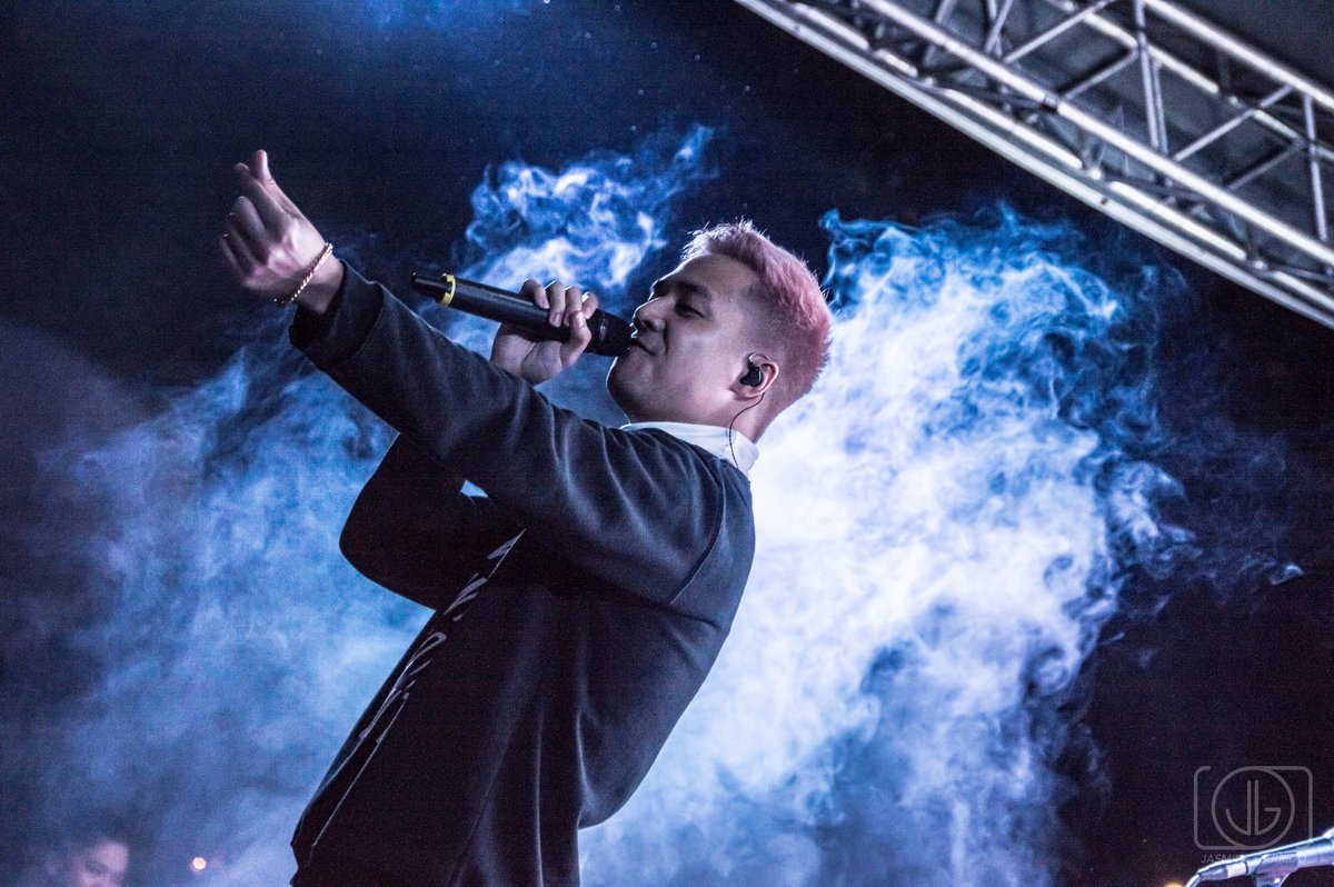 SAMSTERS1017's tweet photo. Sam Concepcion last night. 🔥
#OneMusicPHCampusTour 
#CFADWeek2017 
📷: @dropdeadgorjas https://t.co/gMQ8cZopta