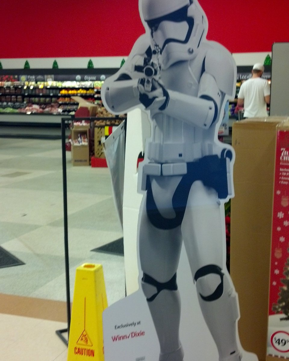 TNooler's tweet image. Playing #starwars paparazzi! Checking out the #cosmicshell promotion @WinnDixie note: you need a plenty card to get the Shells