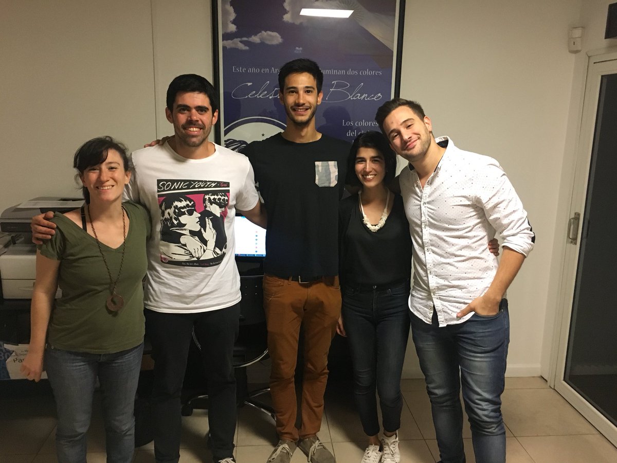 benditos90's tweet photo. Sintonizá @fmmilenium que ya llegan los @benditos90 en su último programa 2017 😀👏❤️ https://t.co/fa6xnYasSu