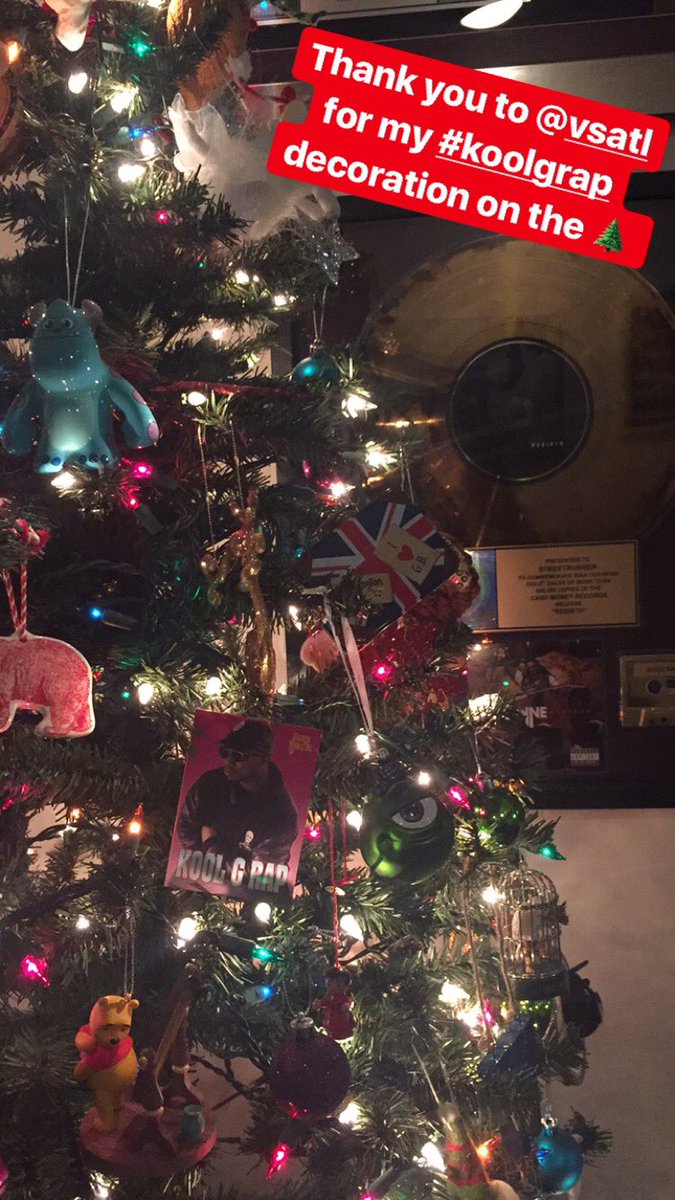 adelamusic's tweet photo. #versusatl hooked me up with the Rap Pack &amp; the legend himself @TheRealKoolGRap had to go on the 🌲 #koolgrap https://t.co/IZRg26ucey