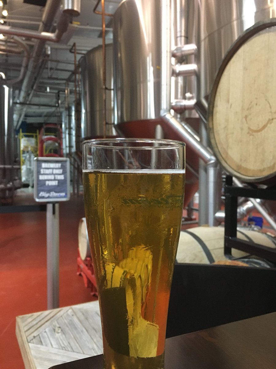 Aflgirl126's tweet photo. #bodybybeer #bigstorm https://t.co/mBEpQgKuVP