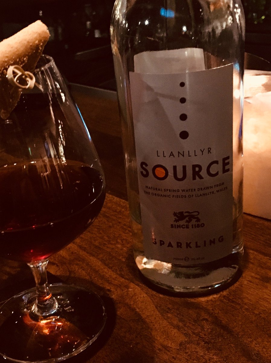 drdotchin's tweet photo. Phenomenal cocktails and bubbles... #champagneofSparklingWater  @LlanllyrSource @EnvoyBoston https://t.co/CrAJnvwMJY