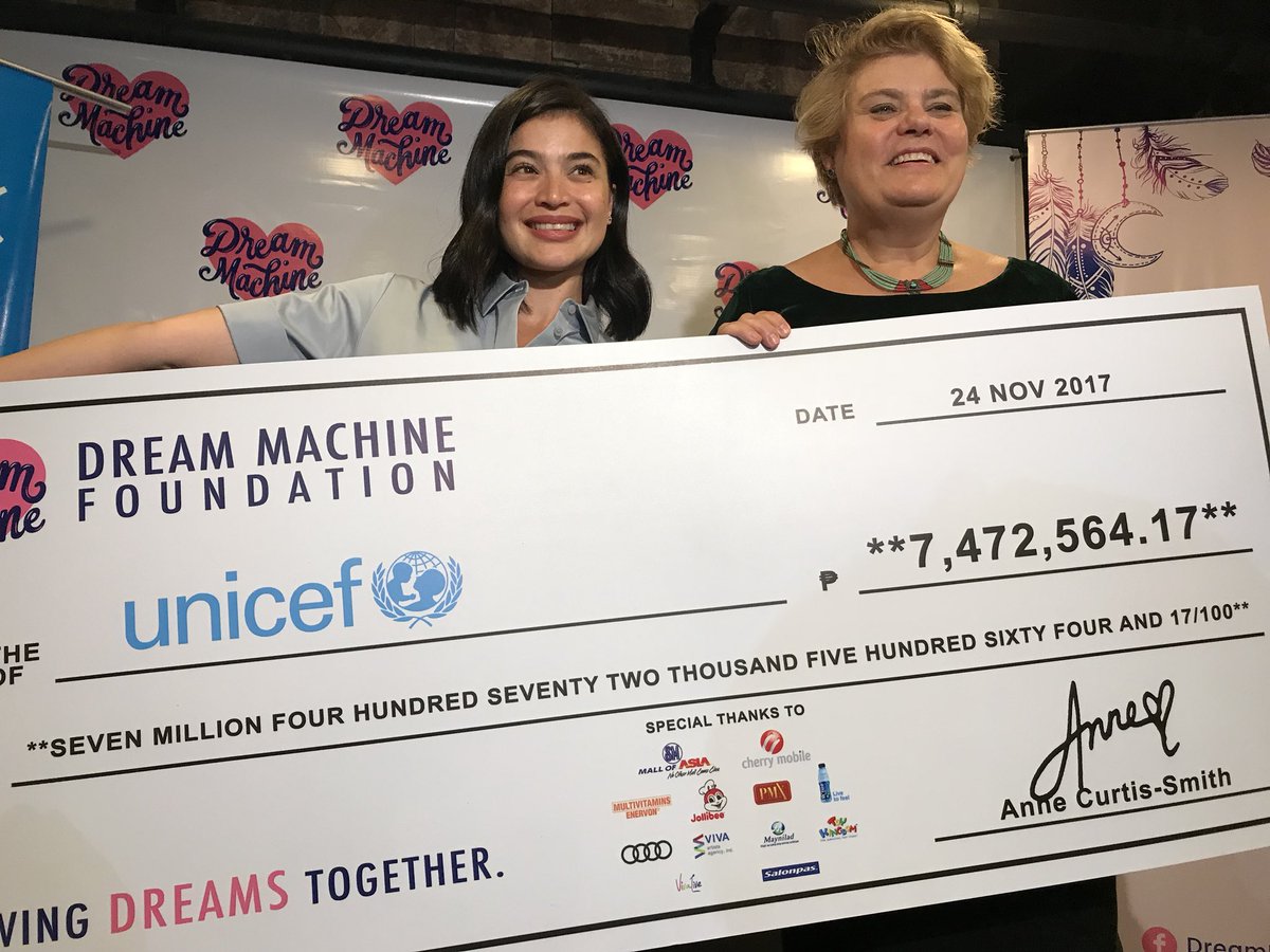 showbizjeff's tweet photo. Kasama si Lotta Sylwander, UNICEF Country Rep, @annecurtissmith ibinigay ang check donation mula sa Dream Machine Foundation mula sa kinita ng “The Color Run Dream” project @ABSCBN_Showbiz @ABSCBNNews #MissUniverse #Philippines https://t.co/CY8hLa1j7y