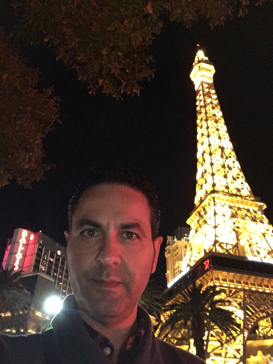 jeronimojucal1's tweet photo. Las Vegas!!! 
Ya listos para mañana!!!
Besos!!!
#anagabriel #tour2017 
#jeronimodecarmen #guitarraflamenca https://t.co/bOchMjEWRB