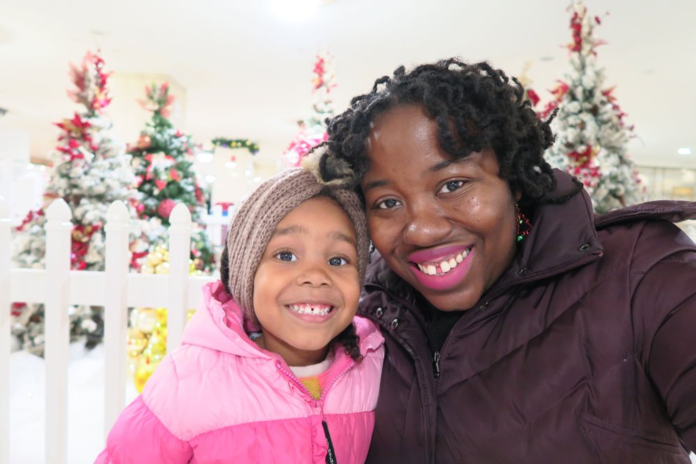 Nesheaholic's tweet photo. Great day today with my little lady bringing in the Christmas season.  We did the @SEPTAPHILLY #SantaExpress2017 and went to @Macys for the light show and Dickens Village. https://t.co/58hGtU3Ty4