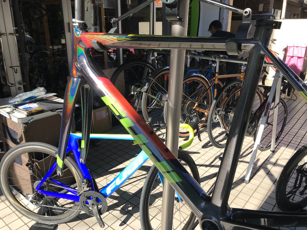 サンクスサイクルラボ小岩店 フジリミックスのバイクも展示してますから