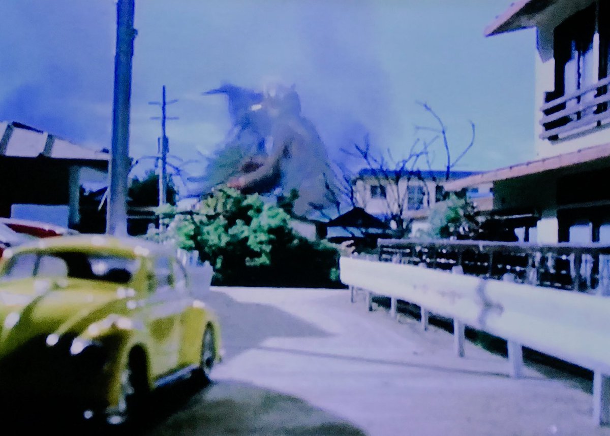 鮫順 ウルトラマンタロウ ウルトラ兄弟を越えてゆけ タイラントの回 タロウの強さを際立たせる為に兄達が刺身のツマみたいで帰りマンエース好きとしては多少不満の残る回 だけどミニチュアを絡めた怪獣の見せ方は極上 格闘になると出来る所謂