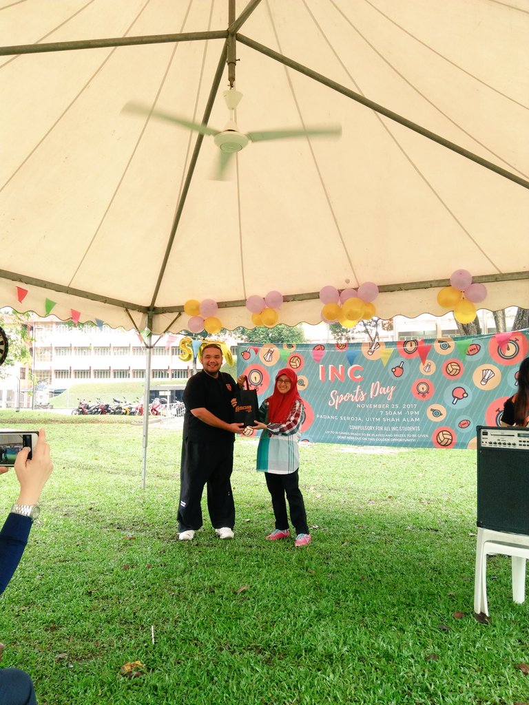 INC_Uitm's tweet photo. Upacara perasmian daripada Dr. Shahnawi 🎉🎈
#interpersonalists #seed2017 #incsportsday17 https://t.co/HNi3EIWpUG
