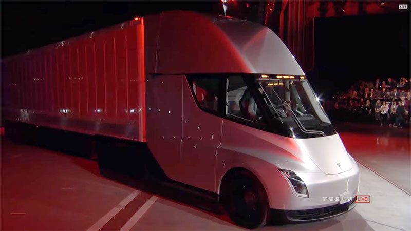 TerrysAutoRepai's tweet photo. This ex-trucker has some questions about the Tesla Semi https://t.co/kqwxGU6n9L https://t.co/6WKawdd2CR